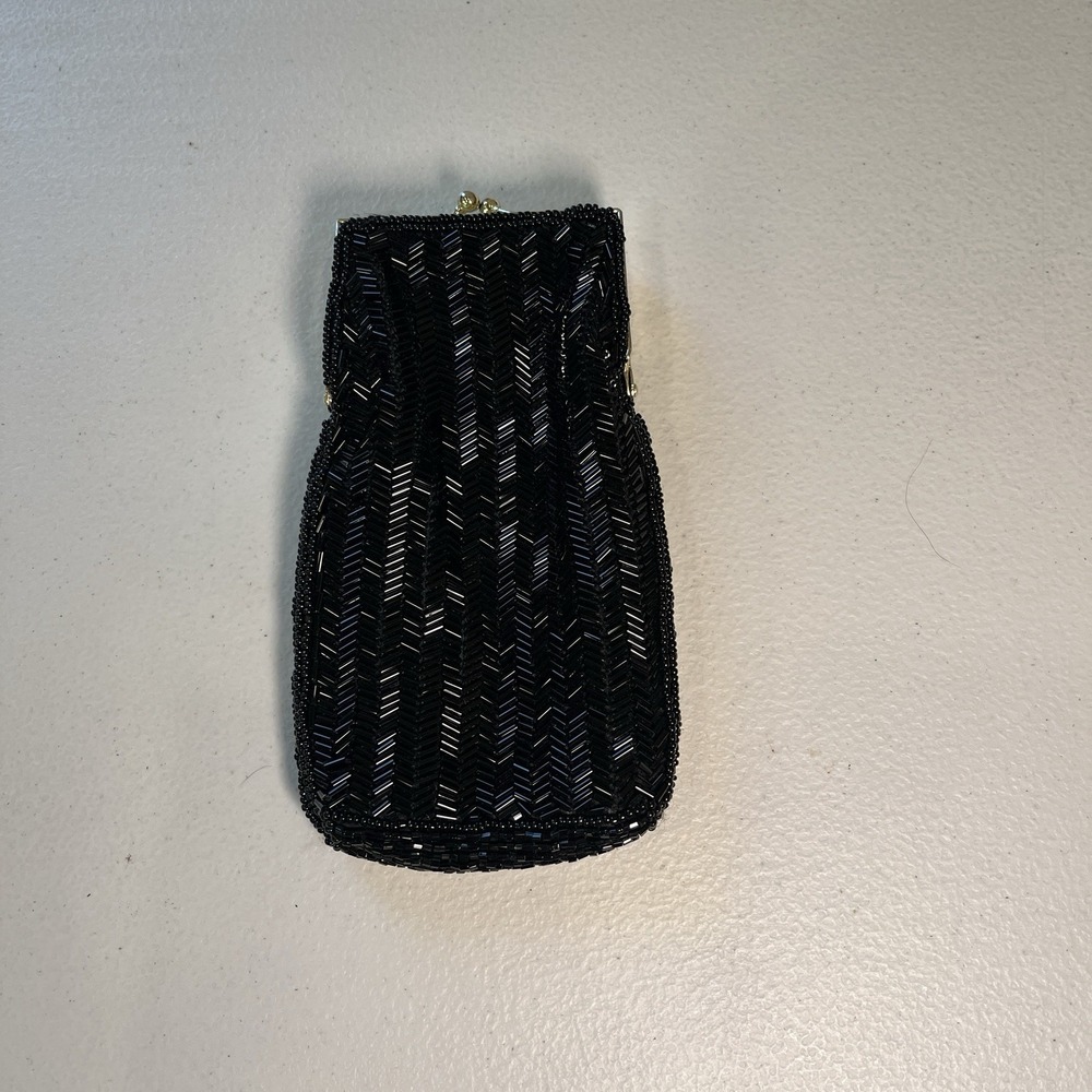 La Regale Women's Beaded Coin Purse Black, Herringbone Bead Pattern Kiss Clasp
